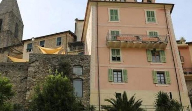 La Casa Rosa