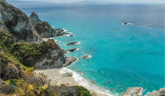 Amazing home in Polistena with 3 Bedrooms and WiFi