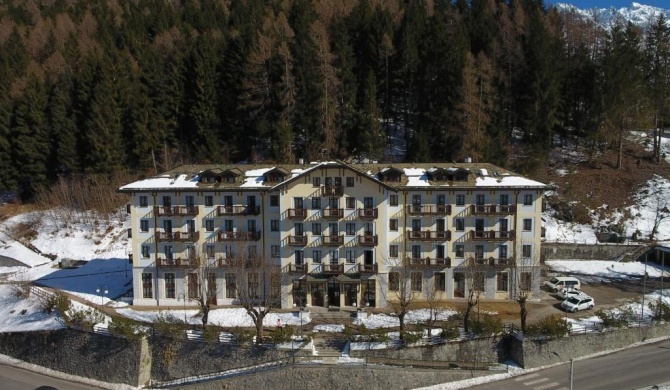Palace Pontedilegno Resort