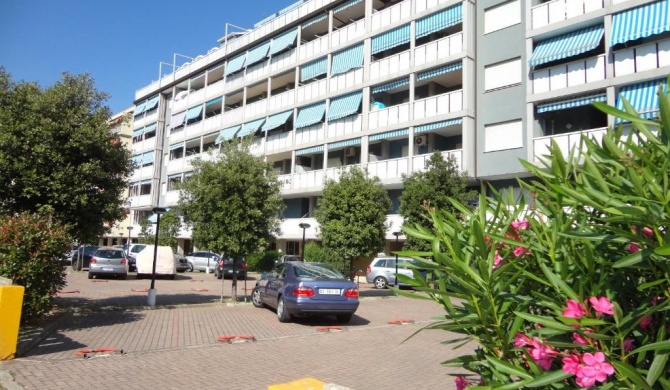 Nice Apartment with Terrace for 5 people near the beach by Beahost Rentals
